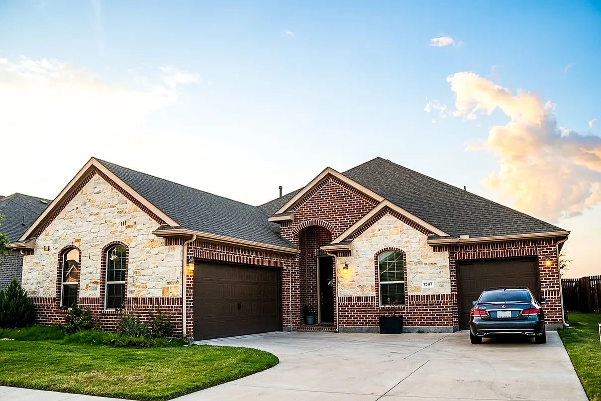 4 bed, 2274 sqft, $3,200 — Photo 1