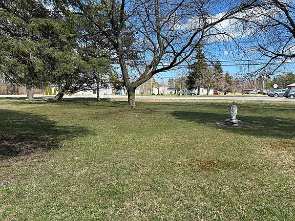 2nd image of 5996 Lakeshore Rd