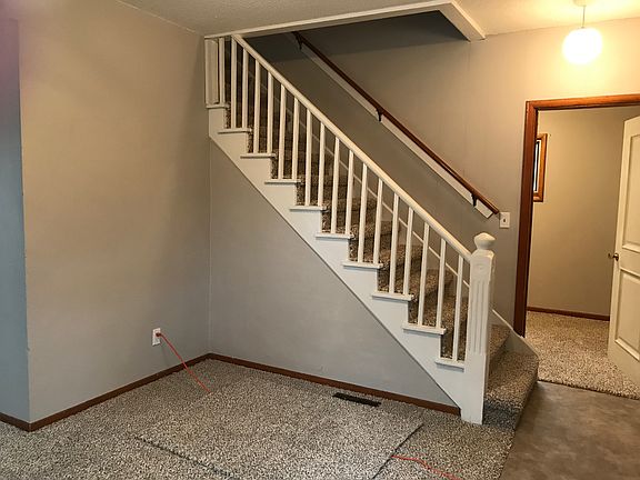 4th image of 806 10th Ave