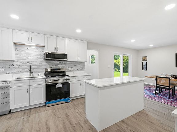 5th image of 314 Evans Ct