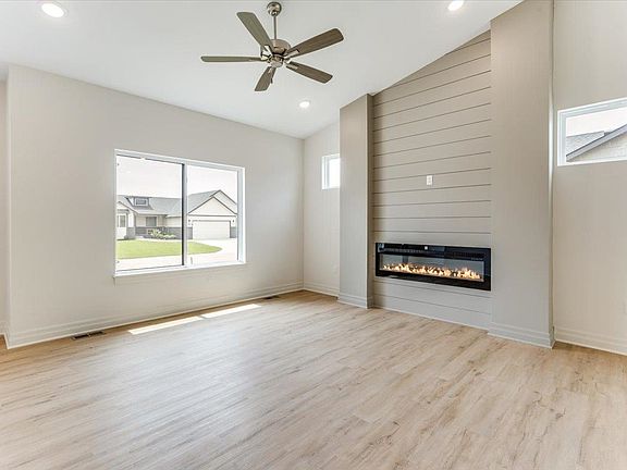 4th image of 10418 W Graber Cir