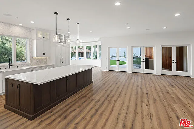 3373 Coldwater Canyon Ave — Photo 8