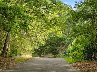 30 Whalers Dr, Sag Harbor, NY 11963