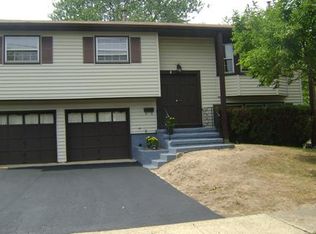 8 Owens Rd, Old Bridge, NJ 08857