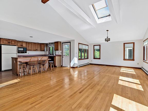 5th image of 18 Clearview Avenue