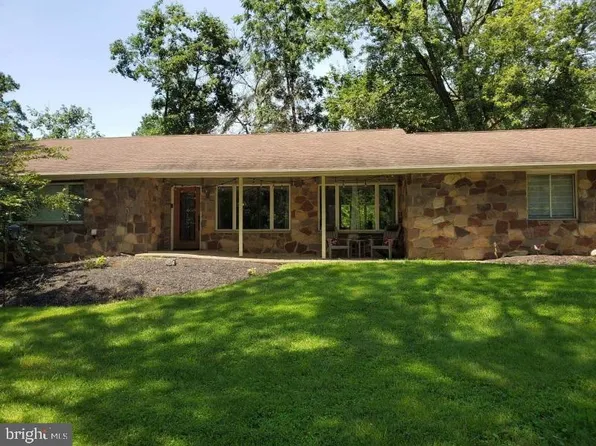 856 Fernwood Ave, Langhorne, PA 19047