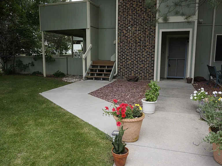 1114 Centaur Cir #A — Photo 11