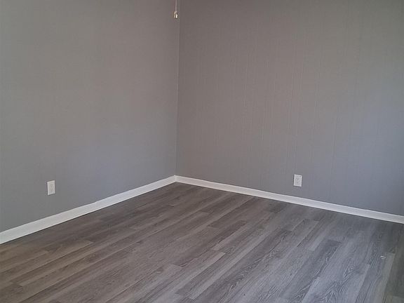 3rd image of 2756 Merle St
