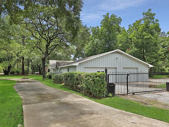 Plenty of parking at this home