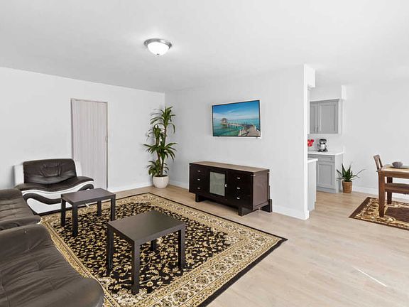 4th image of 114 N Eucalyptus Ave APT 2