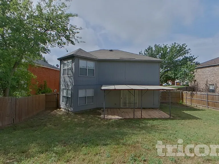 541 Gibson St — Photo 15