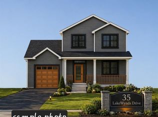35 Lakewynds Dr, Paradise, NL A1L4G2
