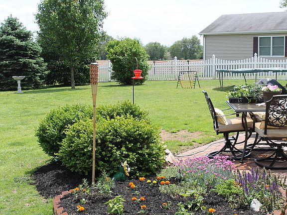 Back yard patio
						:
						Brick laid patio