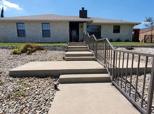 220 Oak Hill Dr, Kerrville, TX 78028