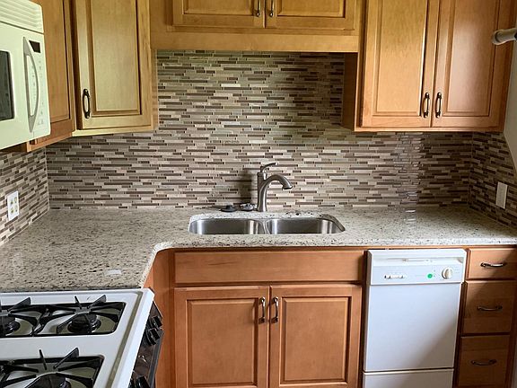5th image of 2225 Churchill Pl