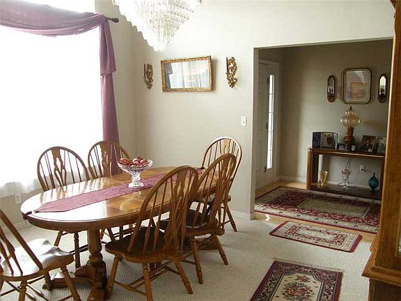 FORMAL DINING