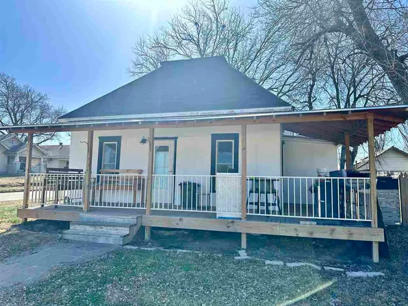203 W Kansas Ave, Blackwell, OK 74631