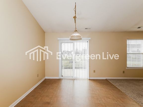 5th image of 3060 Hidden Pine Dr