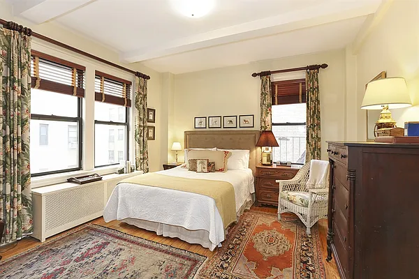 Sold by Corcoran | media 19