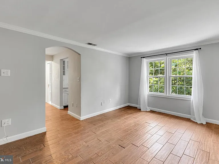 702 S Arlington Mill Dr #304 — Photo 5