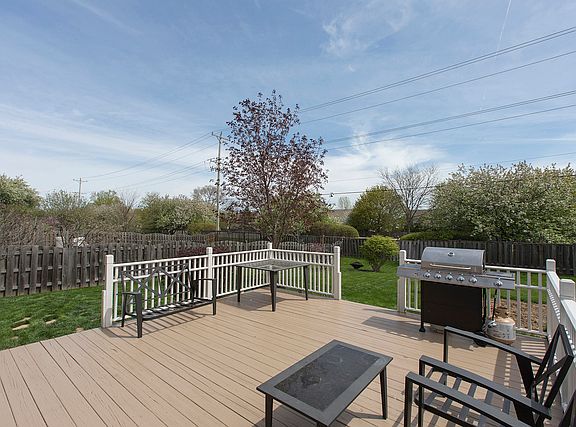 4th image of 2770 Fairfax Ln
