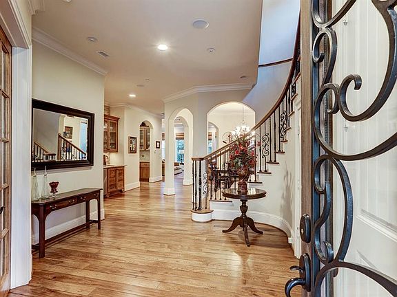 5th image of 17 N Creekside Ct