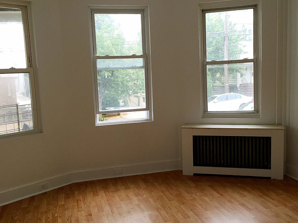 2nd image of 13-14 125th St