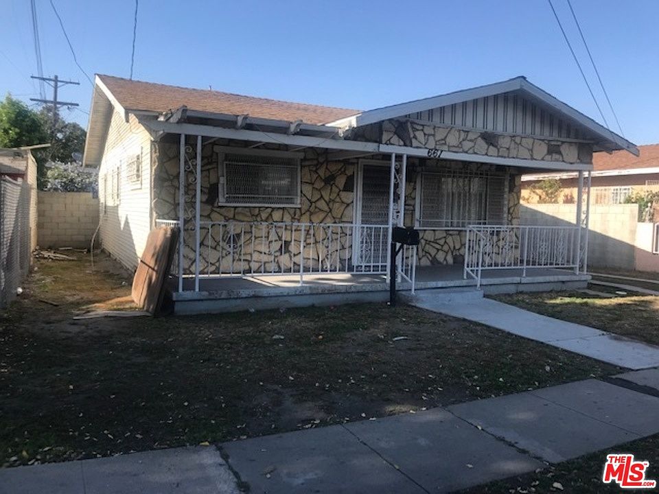 2nd image of 661 W 65th St