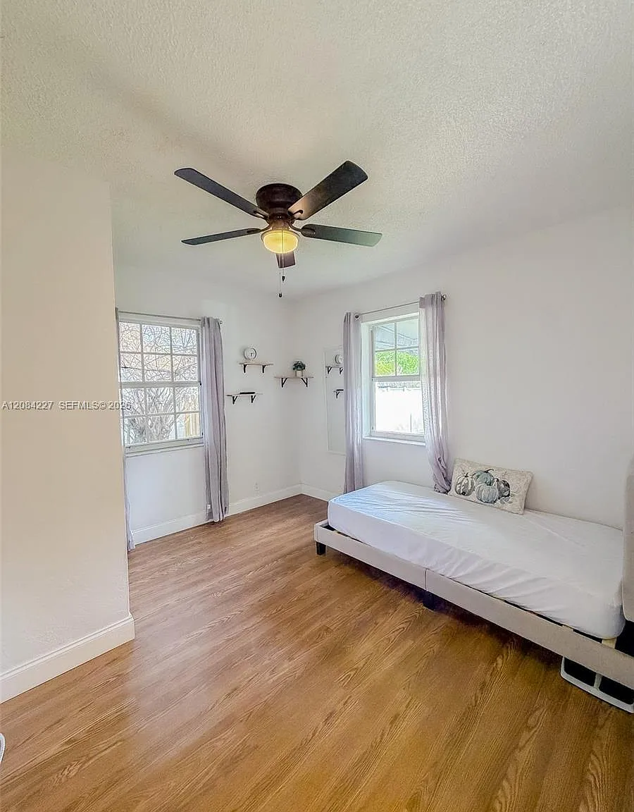 South Hollywood Amd Plat — Photo 3