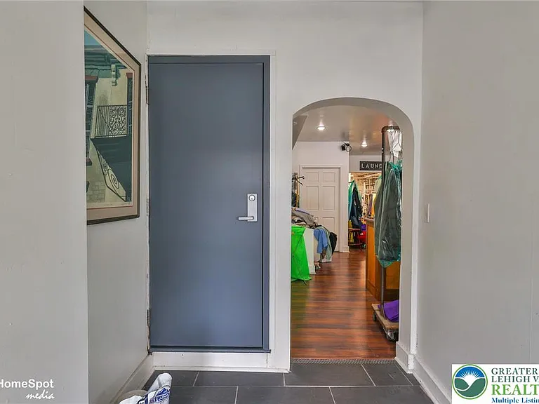 1210 W Turner St #2 — Photo 2