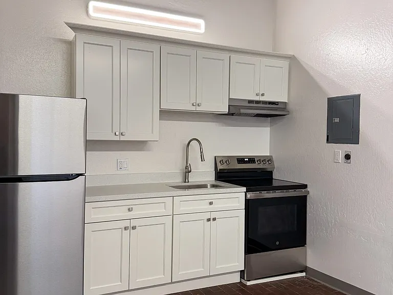 800 Heinz Ave #4 — Photo 5
