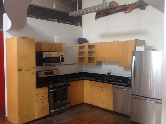 4th image of 2888 E Walnut St Ste 1