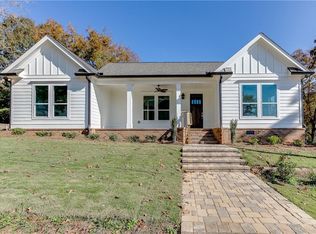 5602 Pine St, Flowery Branch, GA 30542