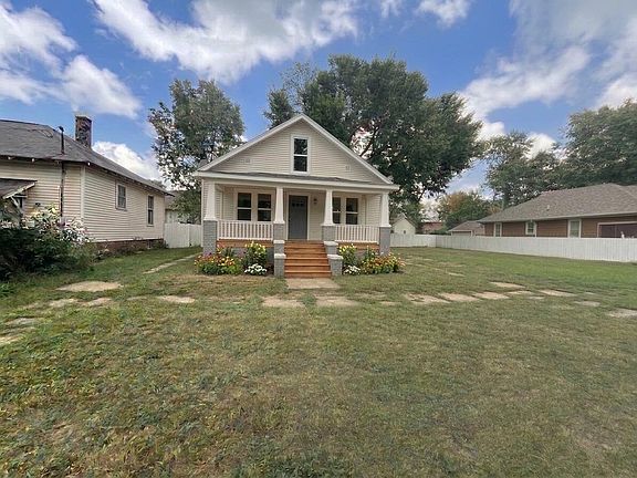 2nd image of 2516 Pine Ave