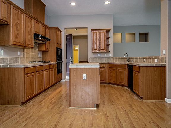 3rd image of 7830 Pacific Dunes Ct