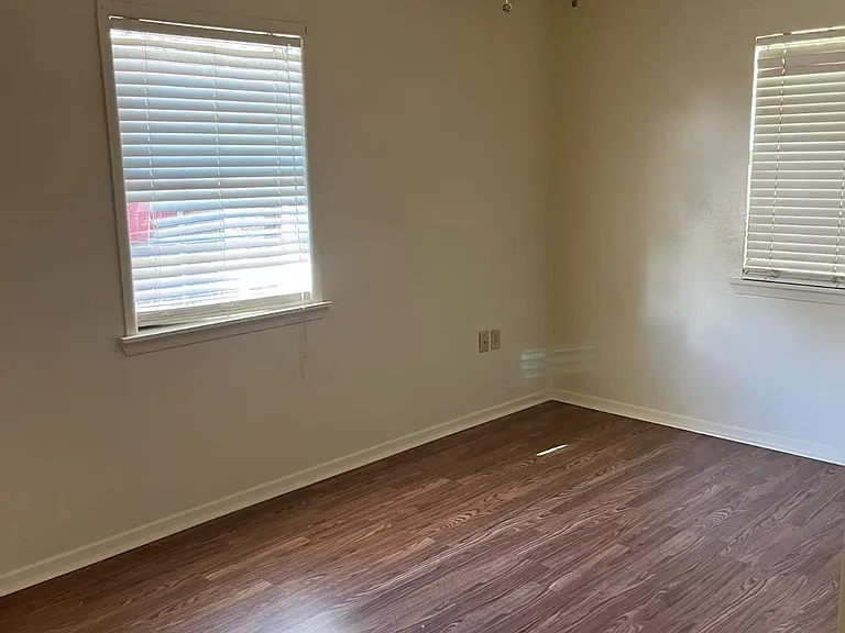 5115 Woodlawn Ave — Photo 10