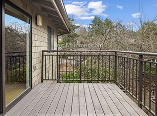 32 Crestfield Ct, Lake Oswego, OR 97035