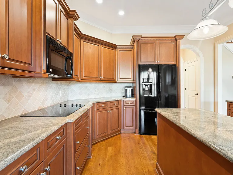 2686 Medina Ct — Photo 45