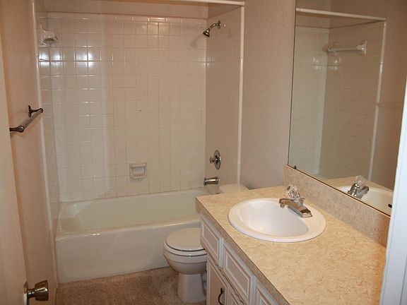 5th image of 7910 Aberdeen Ave Unit B