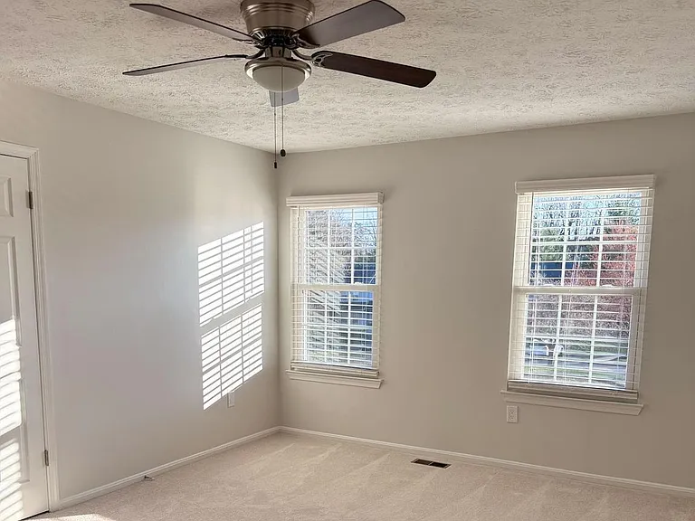 2401 W Rosecroft Village Cir — Photo 4