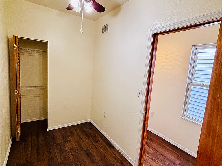 547 Parker St — Photo 19
