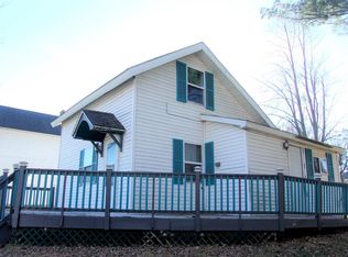 427 N Main St, Loyal, WI 54446