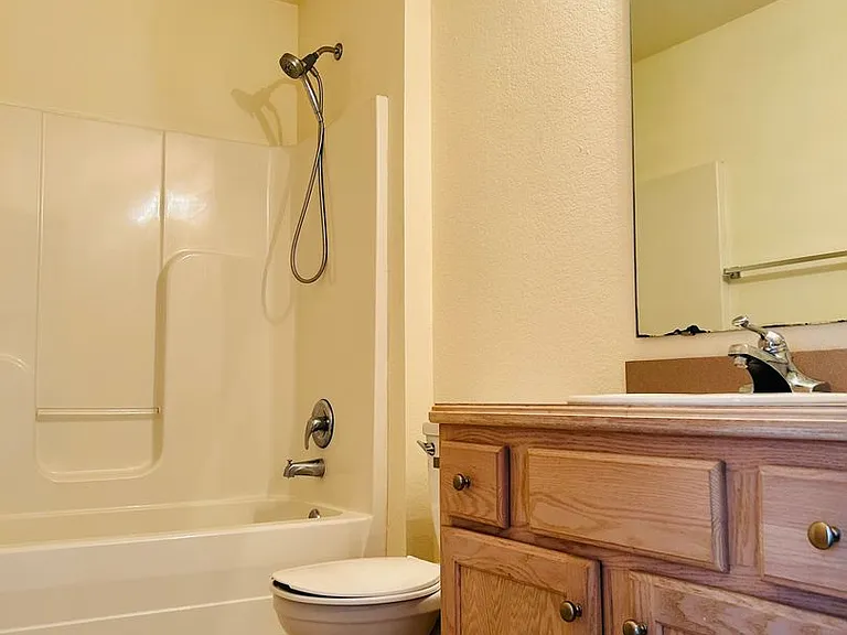 913 Westridge Dr #10 — Photo 12