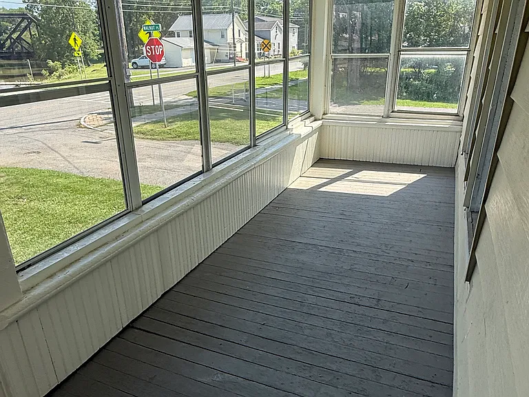 52 Walnut St — Photo 10