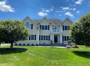 6 Clare Ct, Hopewell Junction, NY 12533