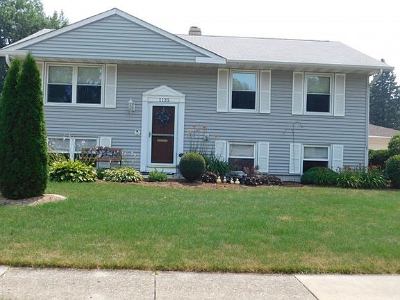 2nd image of 1135 N Green Meadows Blvd