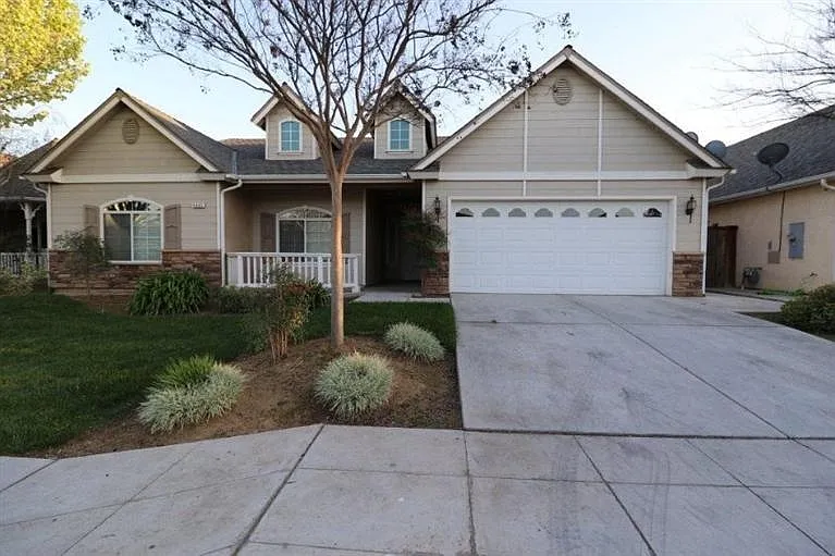 4665 W Celeste Ave photo 1