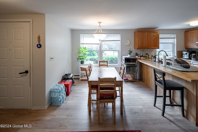 4th image of 66 Thimbleberry Road