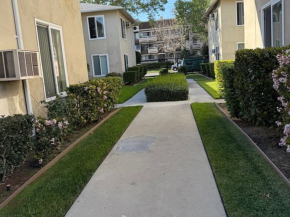5th image of 360-366 W Alameda Ave #366A