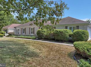 191 Candlelite Dr, Carlisle, PA 17013